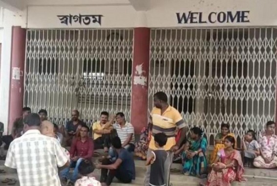 Kailashahar: Even after given Rs 1040 for Vidyajyoti Scheme, yet no benefits students received for the past 4 months, alleged Parents while protesting demanding teachers in front of Baidyanath Majumdar Memorial Higher Secondary School Kailashahar: Even after given Rs 1040 for Vidyajyoti Scheme, yet no benefits students received for the past 4 months, alleged Parents while protesting demanding teachers in front of Baidyanath Majumdar Memorial Higher Secondary School